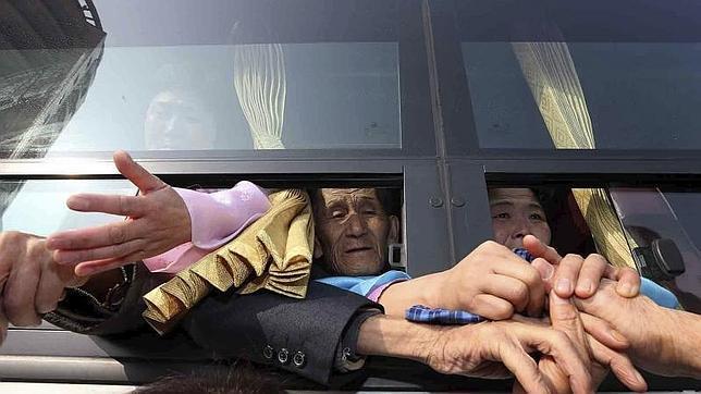 Seúl propone a Corea del Norte continuar con las reuniones de familias separadas por la guerra