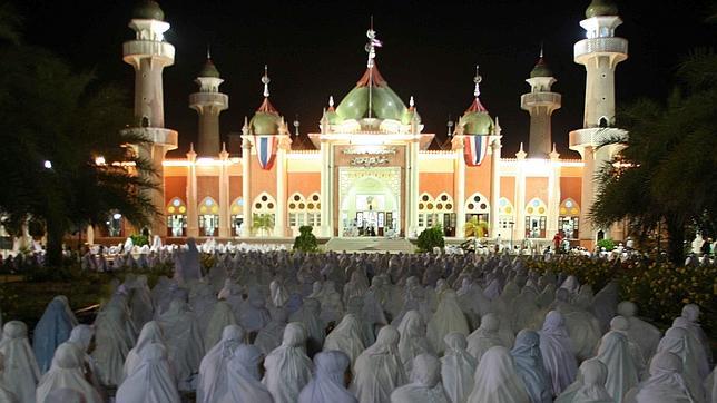 Científicos crean un telescopio para sincronizar el tiempo islámico