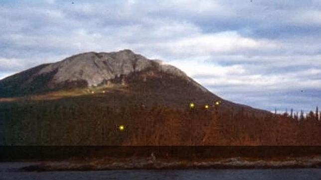 Encuentran una posible explicación a las luces que salen antes de un terremoto