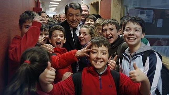 La Comunidad de Madrid extiende el bilingüismo a 17 colegios y 5 institutos