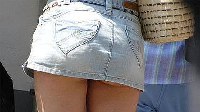 Evelio Plata Inzunza propuso prohibir las minifaldas para reducir los embarazos no deseados en adolescentes