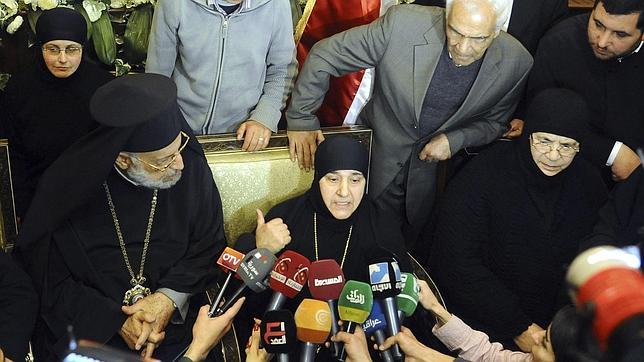 Siria libera a 150 presas a cambio de las 13 monjas secuestradas