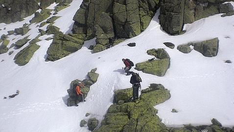Accidente en Gredos: «Había mucha gente y nieve blanda, sabíamos que iba a pasar algo»