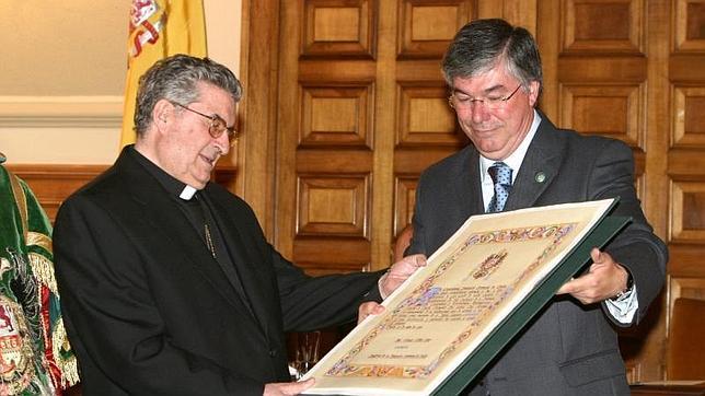 El arzobispo emérito de Oviedo Gabino Díaz Merchán recibe de la Diputación de Toledo el título de Hijo Predilecto de la provincia