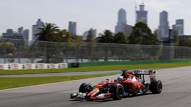 Alonso, a la estela de los Mercedes en los segundos entrenamientos en Australia