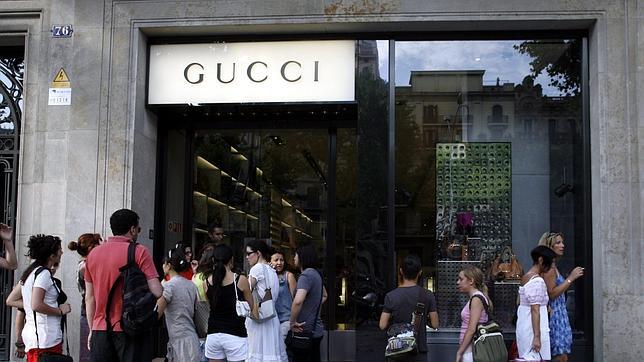 Los comercios de Barcelona podrán abrir los domingos y los festivos en verano