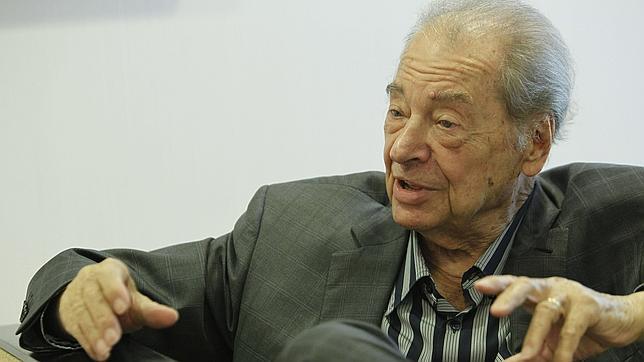 Frühbeck de Burgos sufre un vahído y acaba el concierto sentado