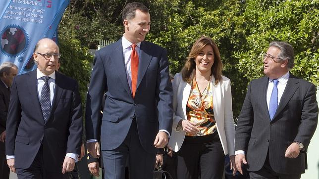 Montoro esperaba la «crítica fácil» de que la reforma fiscal de los expertos favorecía a los ricos