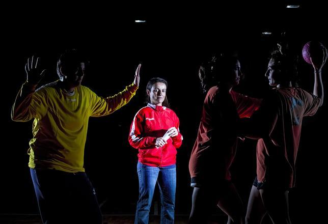 Una líder de pista y banquillo