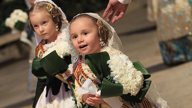 Fallas 2014: La ofrenda a la Virgen de los Desamparados recorre la Historia