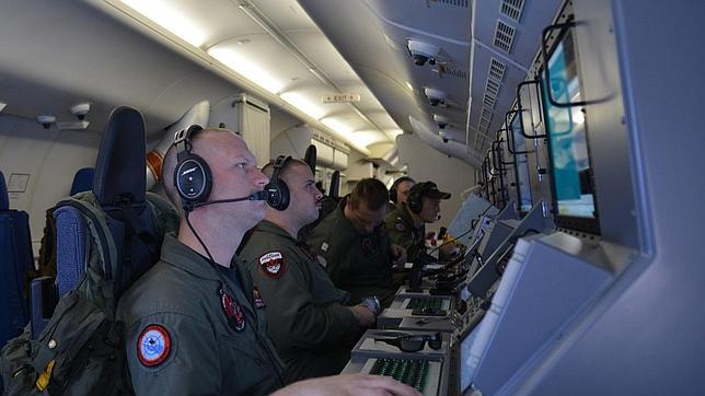 Buscan el avión desaparecido en aeródromos abandonados por si ha sido secuestrado