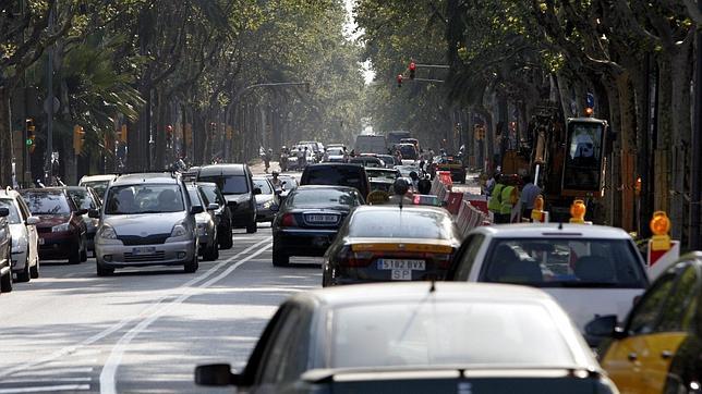 Barcelona baja el ruido de sus calles muy lentamente