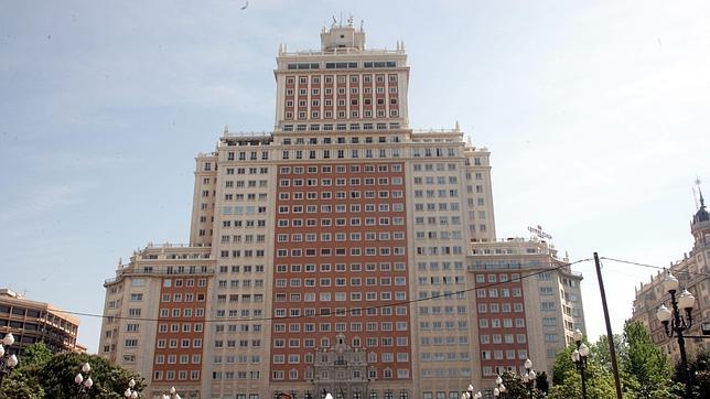 Ignacio González asegura que ya se ha cerrado la venta del Edificio España al empresario chino Wang Jianli
