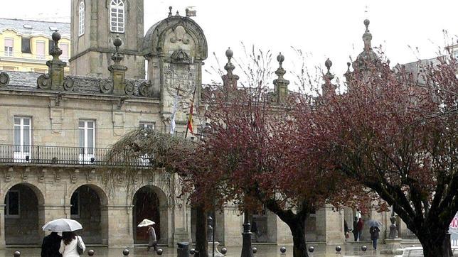 La grúa cuesta en Lugo 1.000 euros por vehículo retirado