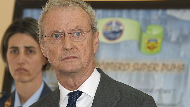 Morenés se marcha de Gran Canaria tras supervisar el dispositivo de búsqueda de los militares desaparecidos