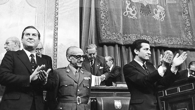 En la muerte de Adolfo Suárez: leyes para una nueva democracia