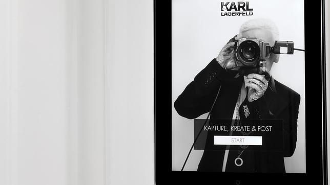 Karl Lagerfeld fomenta el fenómeno «selfie»