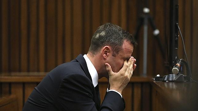 Los mensajes de WhatsApp de Reeva a Pistorius, antes de su muerte: «A veces me asustas por cómo me tratas»