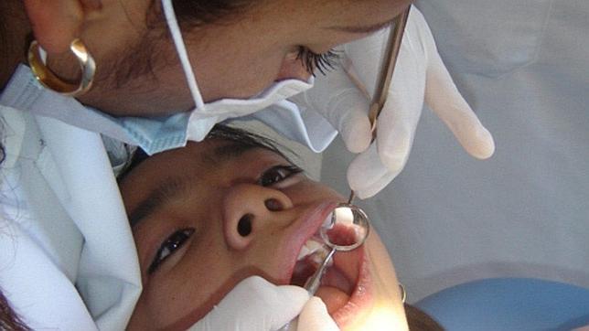 Los dentistas alertan de la «publicidad engañosa» de 40 establecimientos