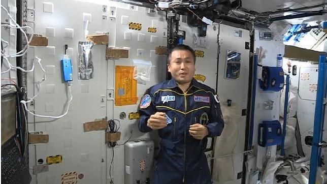 En vídeo: Así convierten la orina en agua purificada en la Estación Espacial Internacional