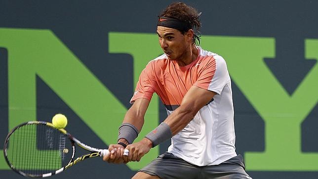 Nadal avanza a octavos de final tras dejar en el camino a Istomin
