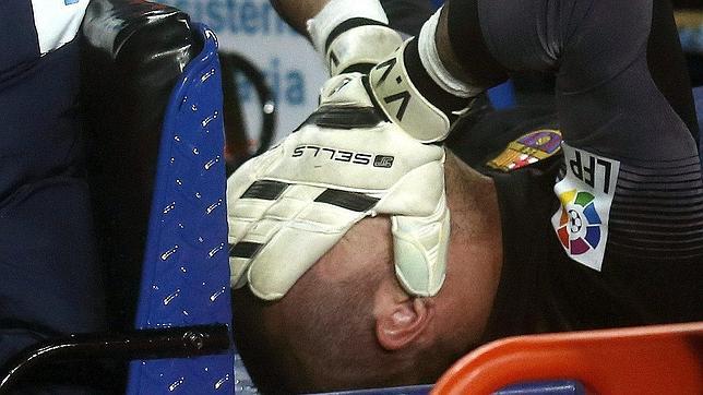 La lesión de Valdés empaña el 3-0 del Barça al Celta