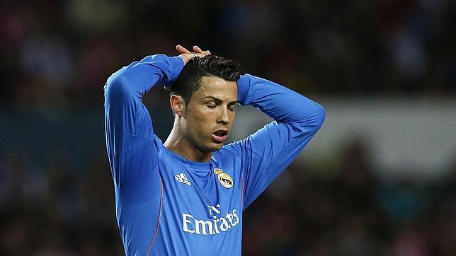 Carlo convoca a todos a filas