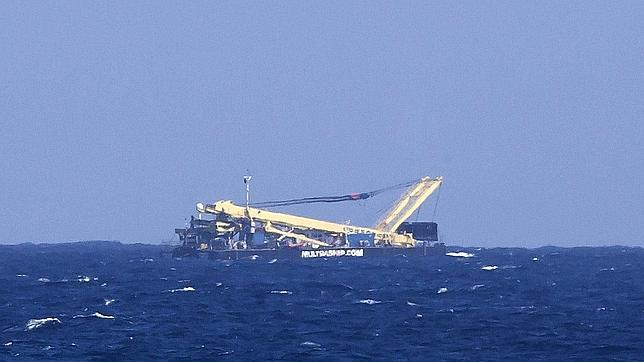 «La Policía Nacional ha llegado al lugar y nos confirma que es un avión en el agua»