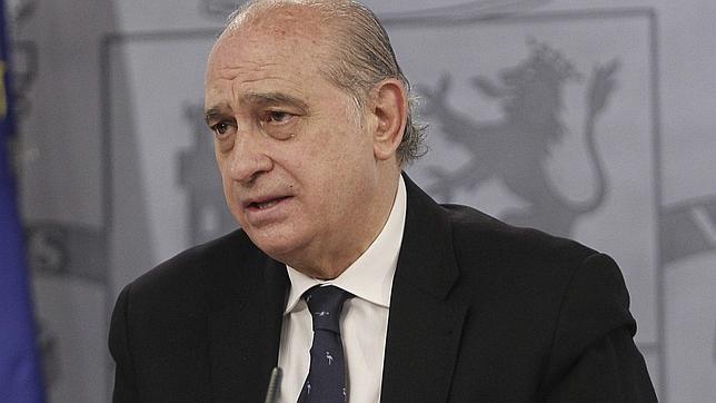 Interior respalda la propuesta de Botella de limitar los lugares para manifestarse