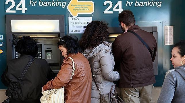Chipre elimina los límites a la retirada de dinero en efectivo tras un año de ajustes
