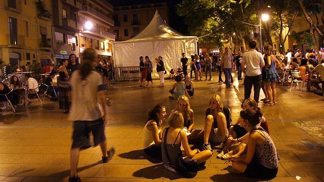 El barrio de Gràcia renovará seis plazas antes del 2015 y homenajeará a Rodoreda
