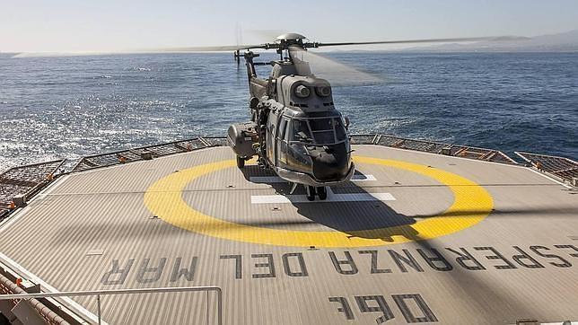 Defensa deja de buscar el helicóptero en Canarias y contratará una empresa especializada