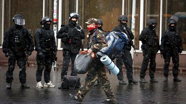 Un tiroteo en Kiev agrava la tensión entre el Gobierno interino ucraniano y los ultras