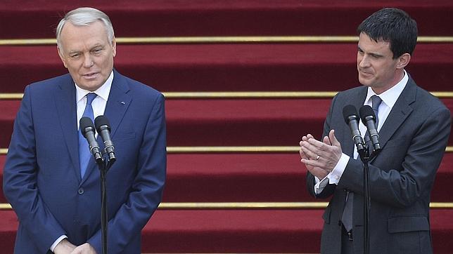 Valls asume el cargo y subraya su objetivo de «justicia social» para Francia