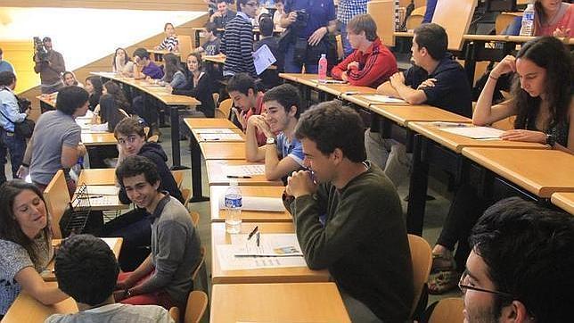 Crece un 11% el número de becados en seis las universidades públicas madrileñas