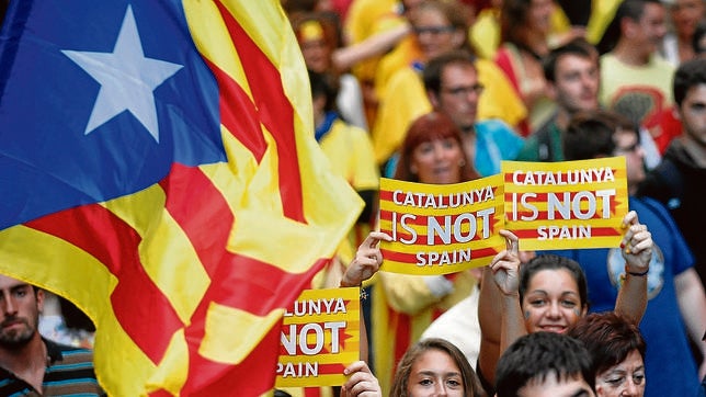 Fuga de empresas, «corralito» y caída del PIB, efectos de la secesión de Cataluña