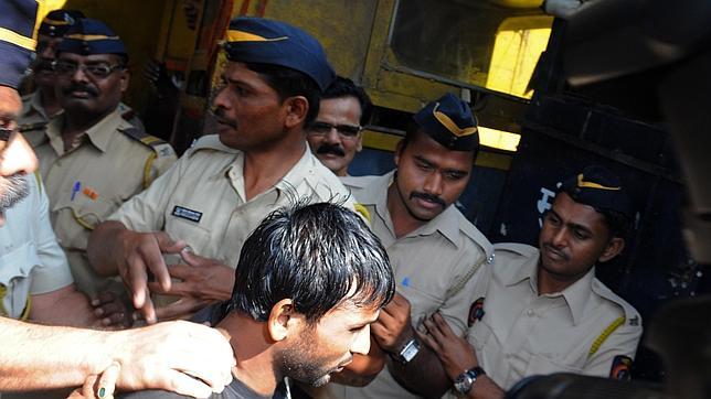 24 hombres condenados por violar 60 veces a una joven en India