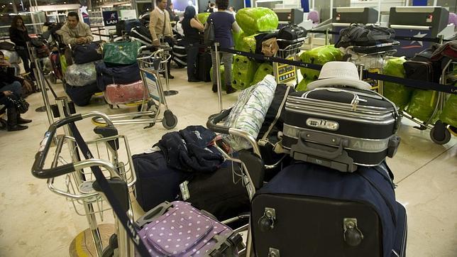 Controladores: «¿A qué hora vais a cerrar mañana? Tengo una hermana que tiene un vuelo a Santiago»
