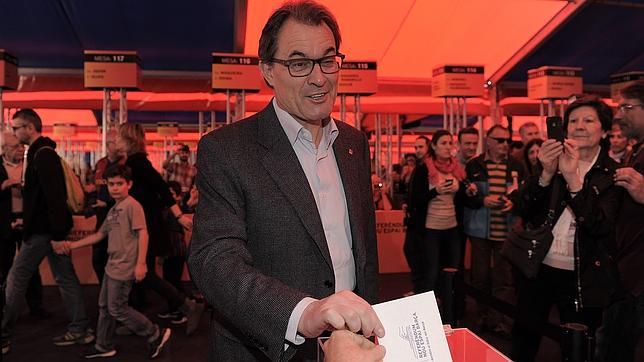 Mas en el referéndum del Barça: «Espero que Cataluña pueda repetir consulta»