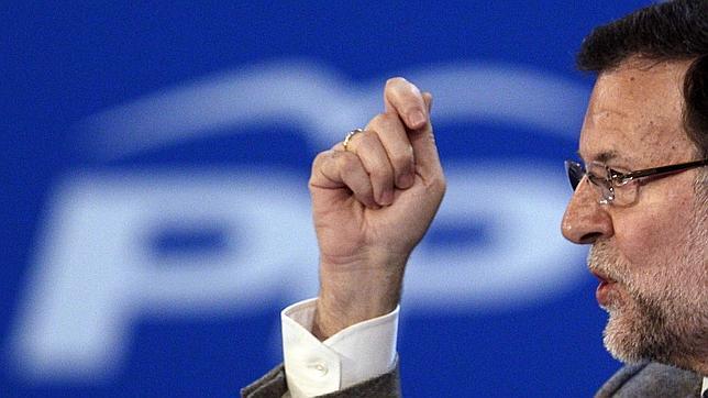 Rajoy elogia a Cañete como defensor de España en Europa