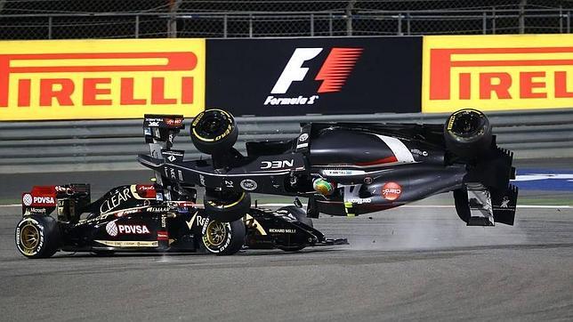 Lewis Hamilton gana una espectacular carrera en Bahréin