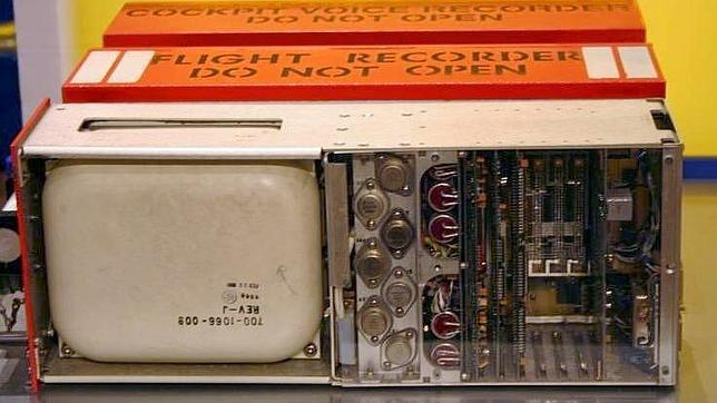 Así son las cajas negras, cruciales para entender un accidente aéreo