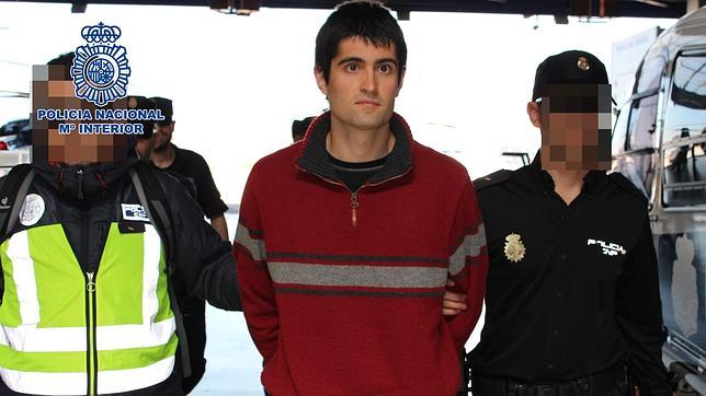 Francia entrega al asesino de Uría y Carrasco