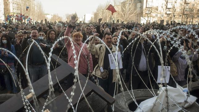 Moscú amenaza a Kiev con una guerra civil si reprime a los separatistas rusos