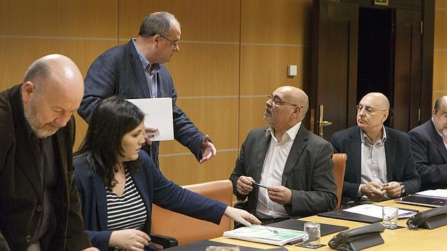 El Parlamento vasco prepara el encargo de informes sobre los costes de la independencia