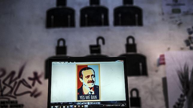El gobierno turco desafía a los tribunales manteniendo el bloqueo sobre YouTube