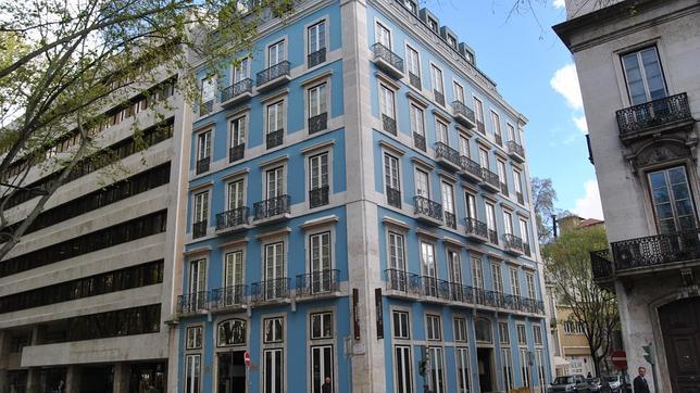 El hotel evoca a la ciudad de Lisboa a través de poemas e imágenes en blanco y negro