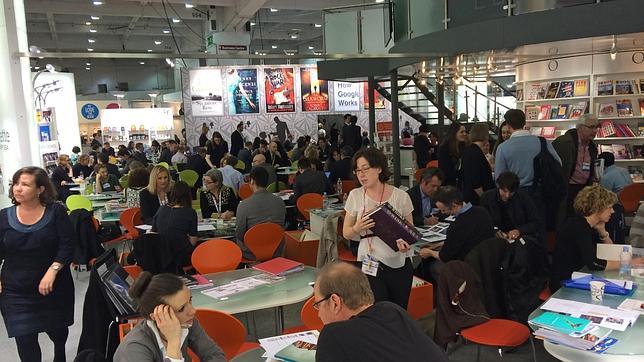 «Póngame cuarto y mitad de Ruiz Zafón»