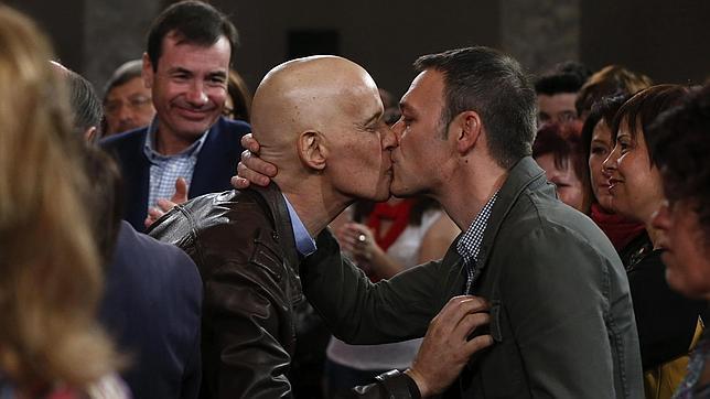 Pedro Zerolo recibe el «II Premio Carmen Cerdeira a los Derechos Civiles»