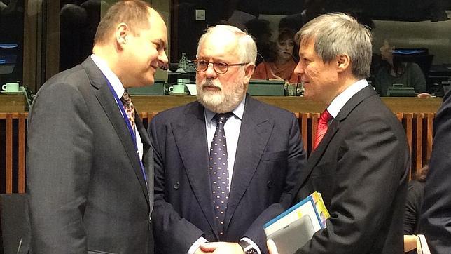 Cañete: «Me gustaría que mi sucesor conociera muy bien el Ministerio»